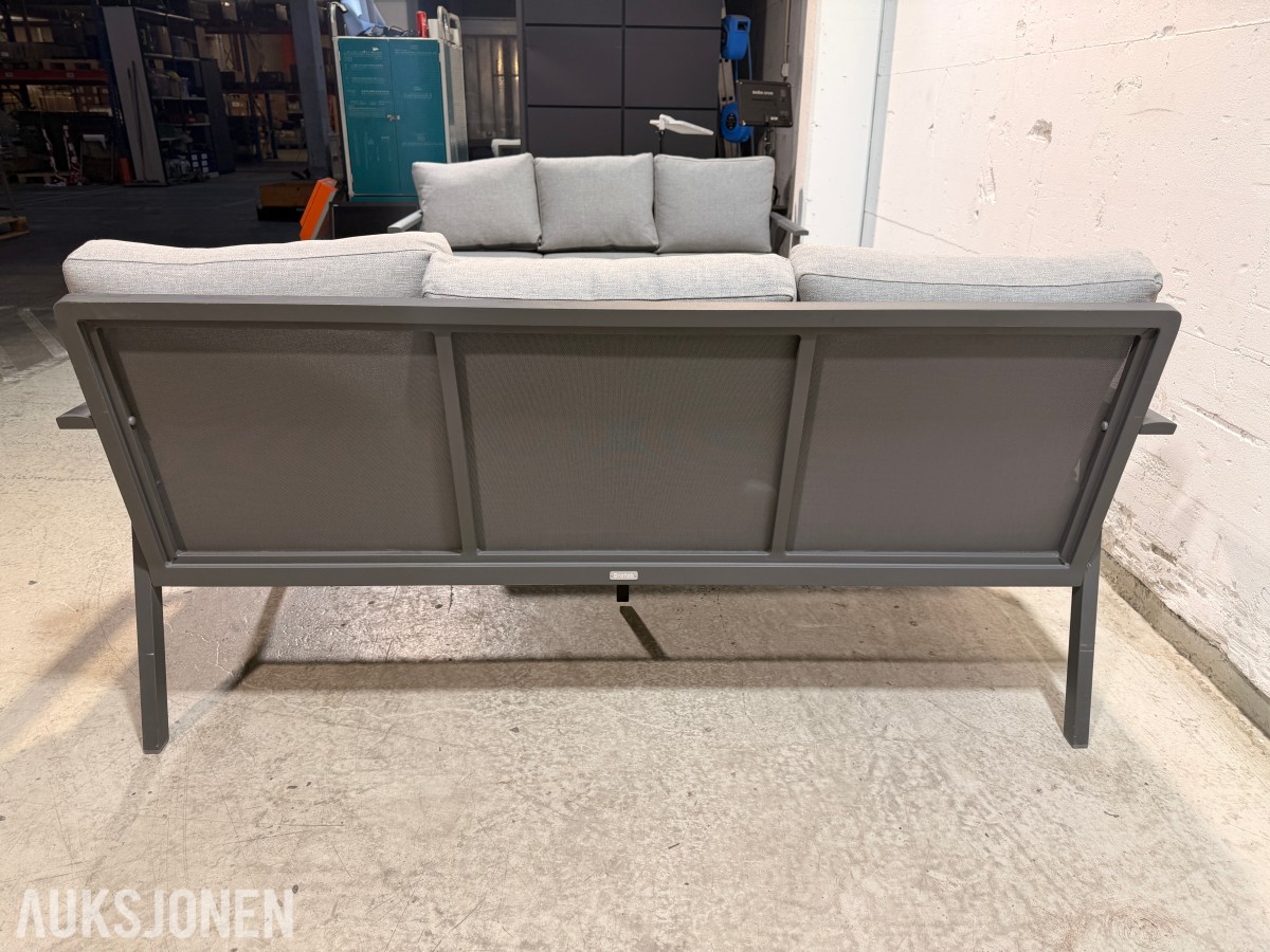 Brafab Samvaro sofa­gruppe med 2 Nardi Aria 100 bord