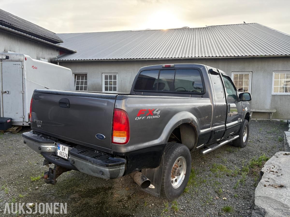 2003 Ford f-350 påkostet reparasjons objekt 
