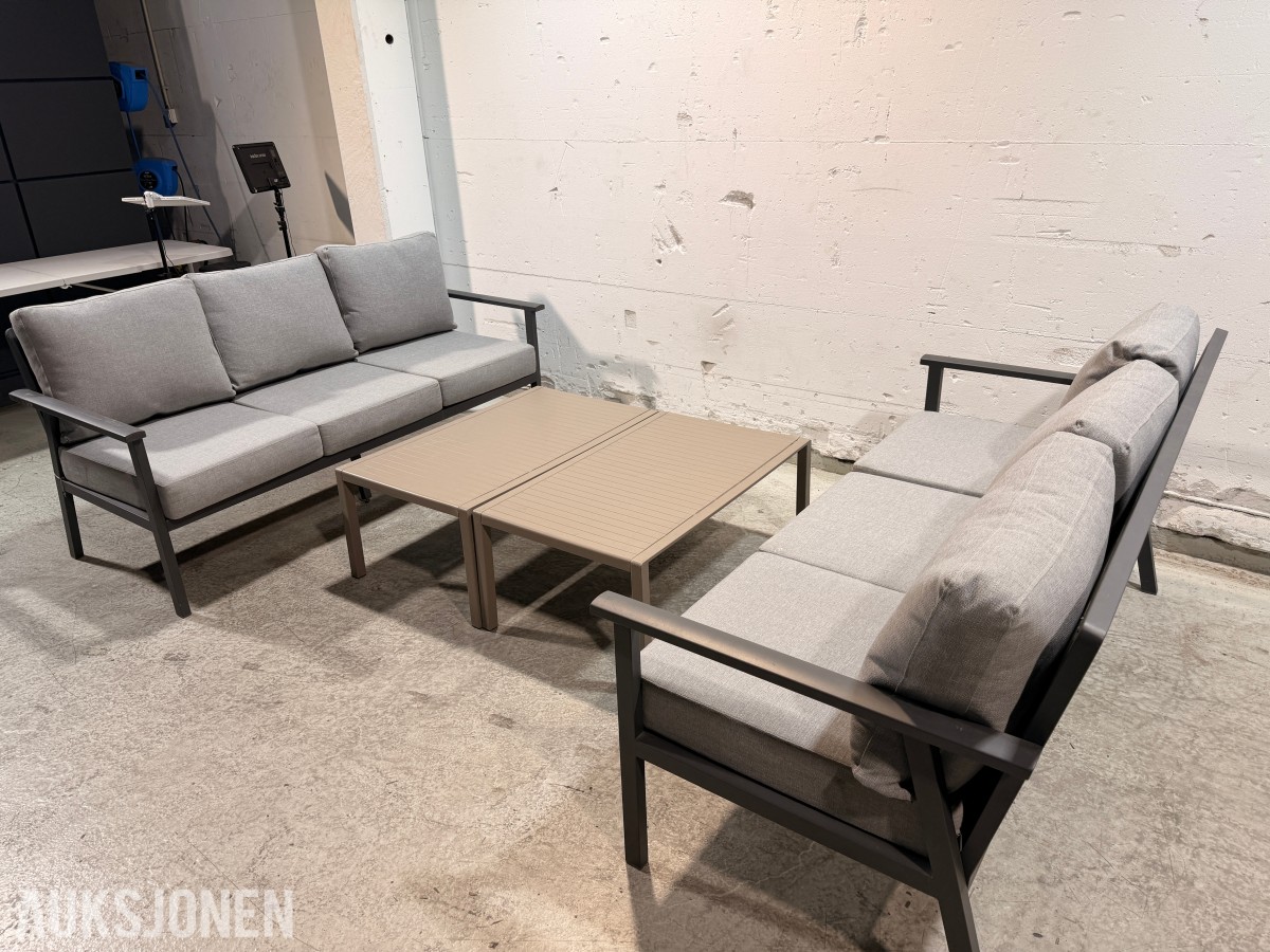 Brafab Samvaro sofa­gruppe med 2 Nardi Aria 100 bord