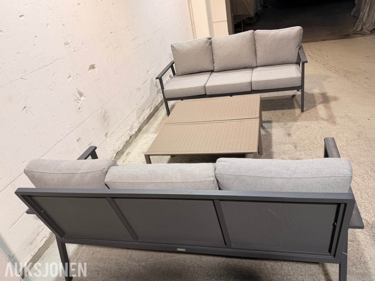 Brafab Samvaro sofa­gruppe med 2 Nardi Aria 100 bord