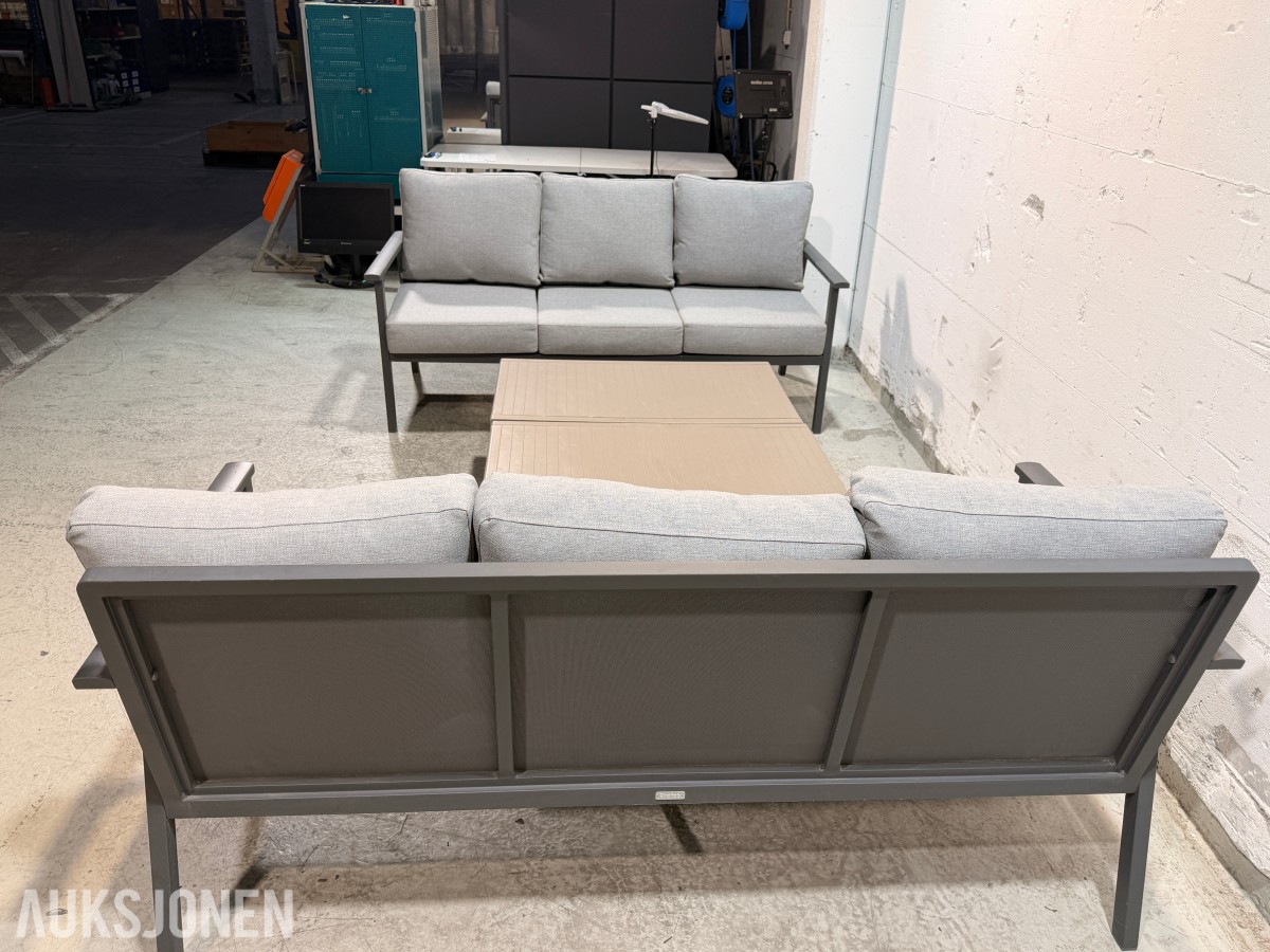 Brafab Samvaro sofa­gruppe med 2 Nardi Aria 100 bord