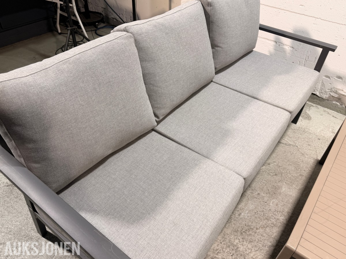 Brafab Samvaro sofa­gruppe med 2 Nardi Aria 100 bord