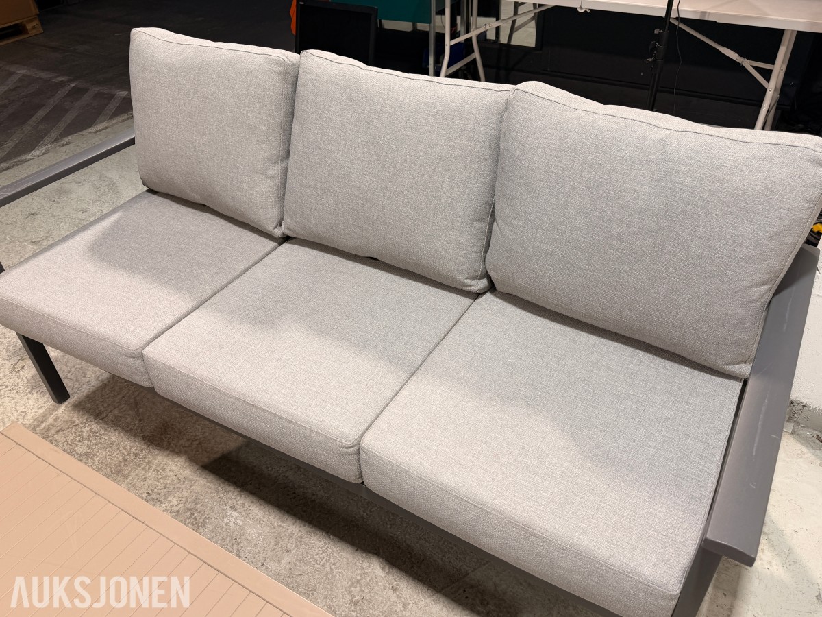 Brafab Samvaro sofa­gruppe med 2 Nardi Aria 100 bord
