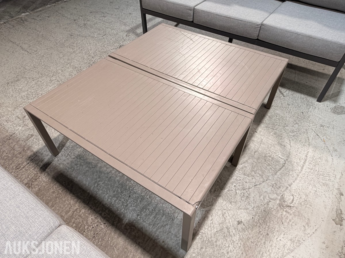 Brafab Samvaro sofa­gruppe med 2 Nardi Aria 100 bord