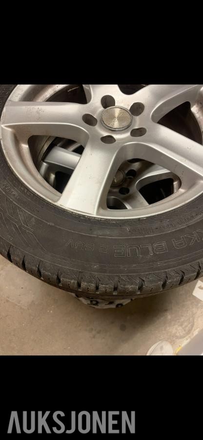 2015 Komplett hjul Nokian Hakka Blue 2 SUV 215/65 R17