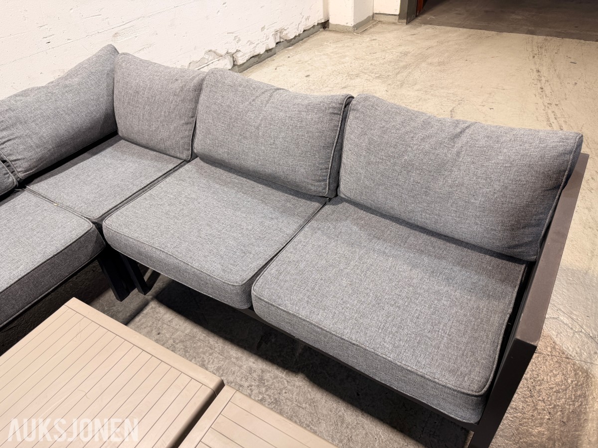 Brafab Samvaro sofagruppe med Nardi Aria 60 bord