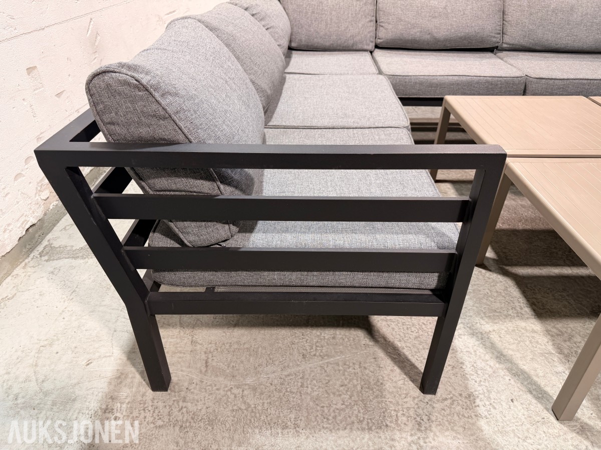 Brafab Samvaro sofagruppe med Nardi Aria 60 bord