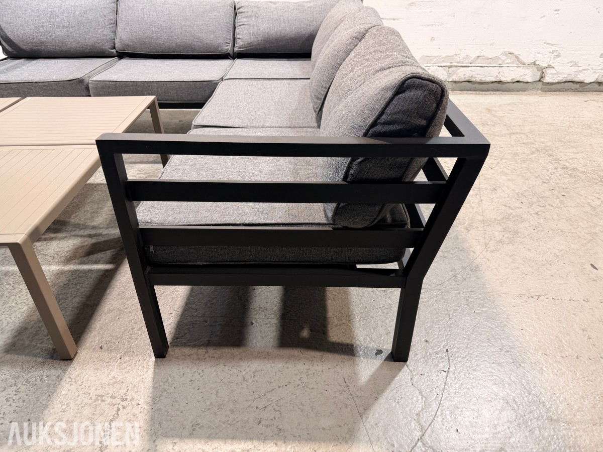 Brafab Samvaro sofagruppe med Nardi Aria 60 bord