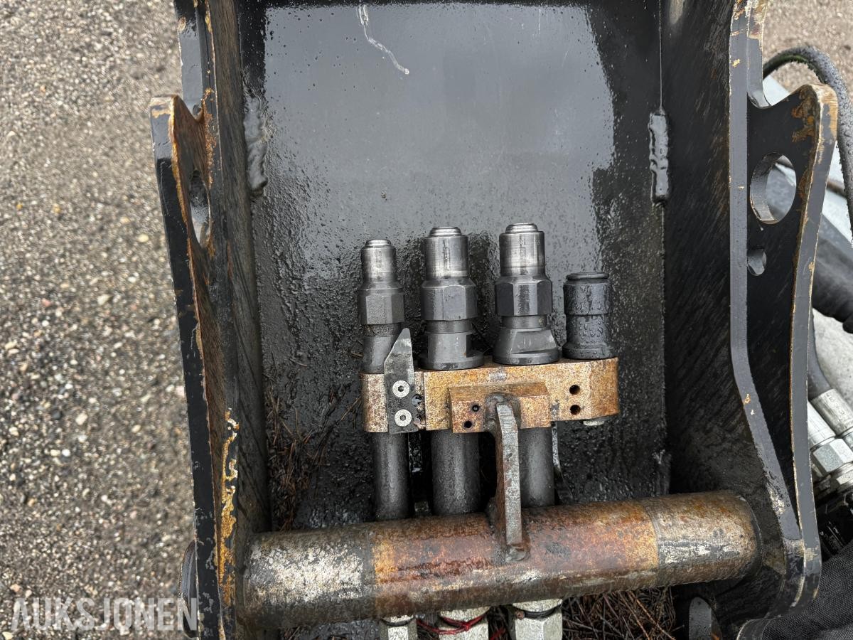 GtreenTec LRS2402 grensag med S60 feste og OilQuick