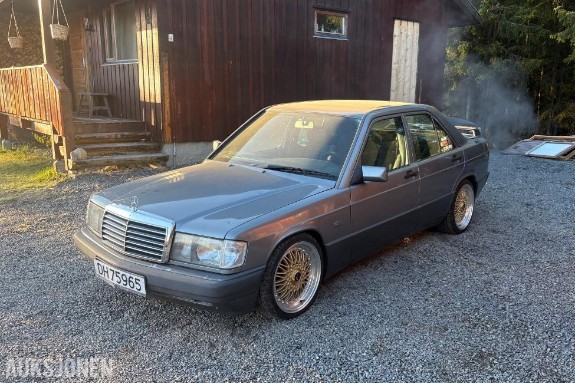 1985 Mercedes-Benz 190 E 2.0
