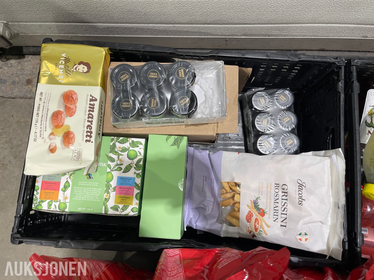 Div mat, hermetikk, pasta m.m.