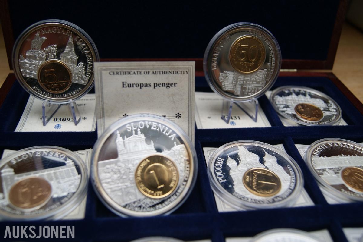 EUROPAS PENGER - 1 SKRIN MED 12 STK.STORE MEDALJER!