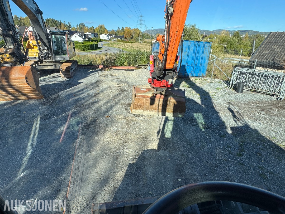 2013 Doosan DX140W-3 Hjulgraver, Engcon tiltrotator og pusseskuff