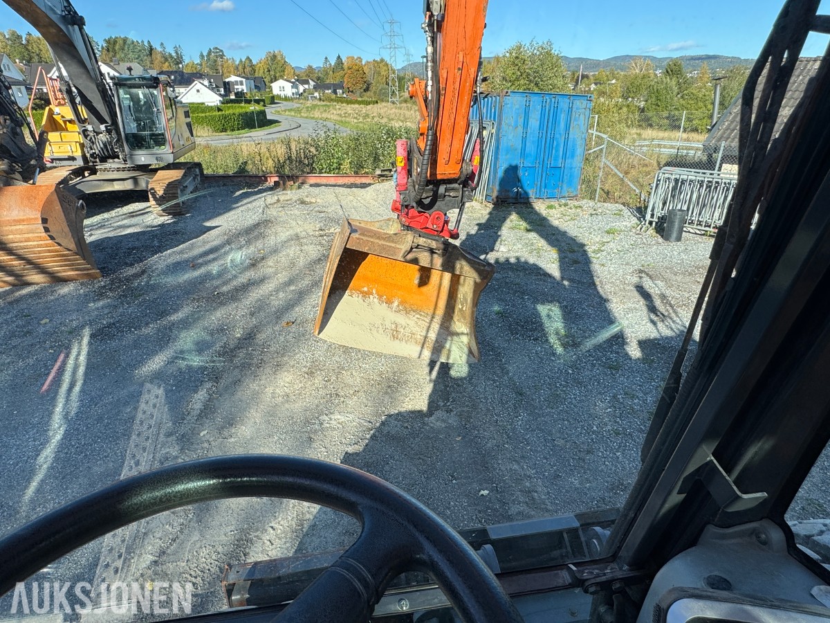 2013 Doosan DX140W-3 Hjulgraver, Engcon tiltrotator og pusseskuff