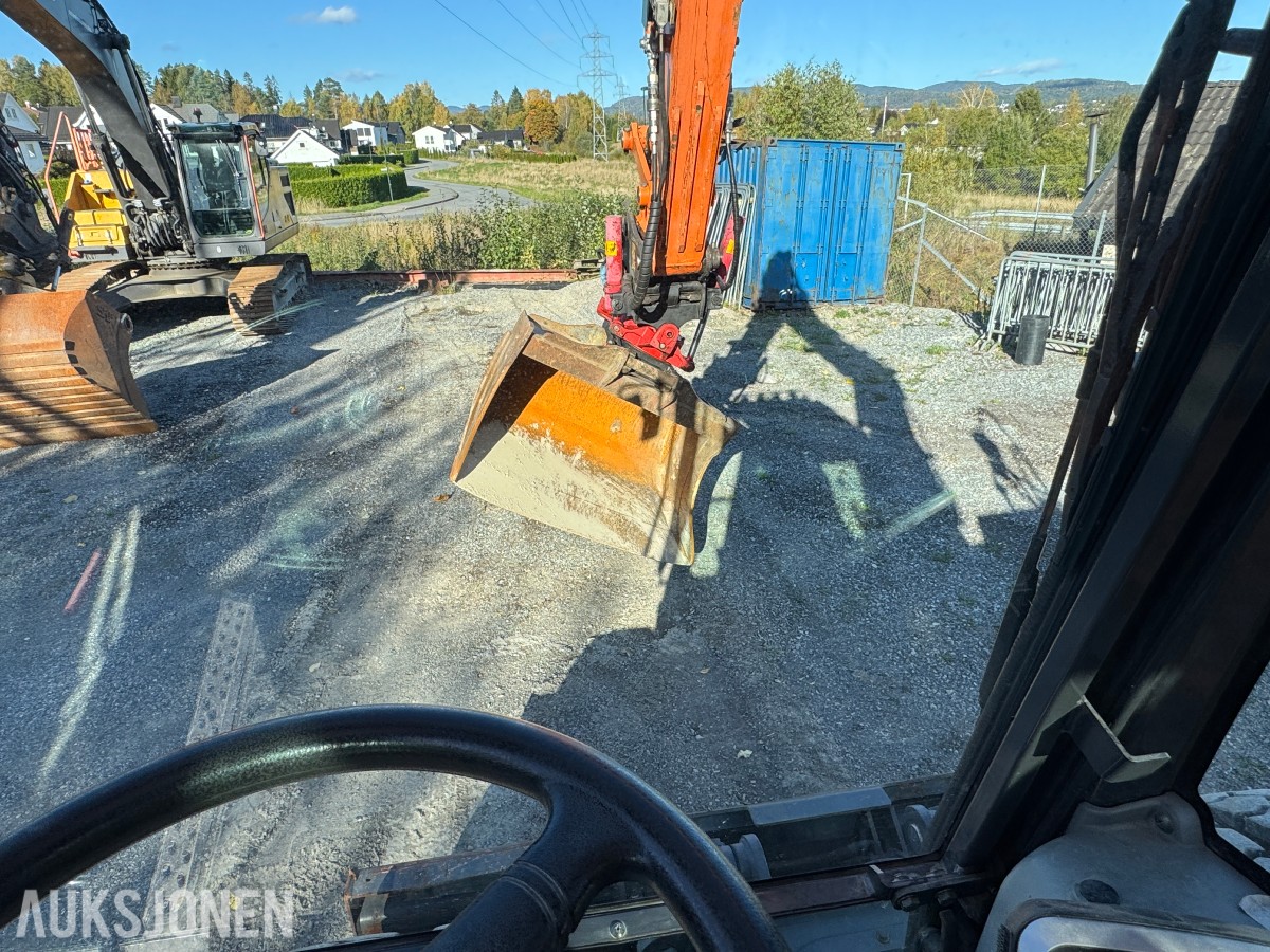 2013 Doosan DX140W-3 Hjulgraver, Engcon tiltrotator og pusseskuff