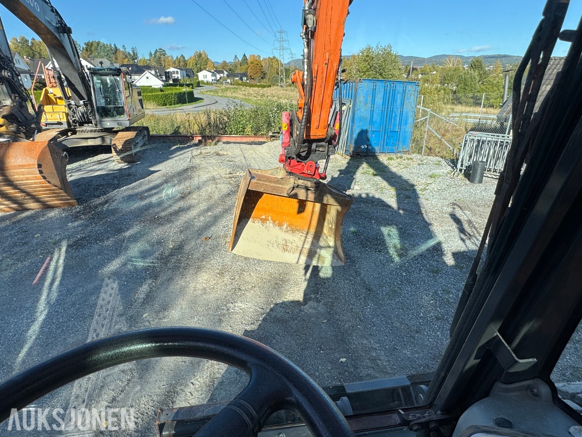 2013 Doosan DX140W-3 Hjulgraver, Engcon tiltrotator og pusseskuff