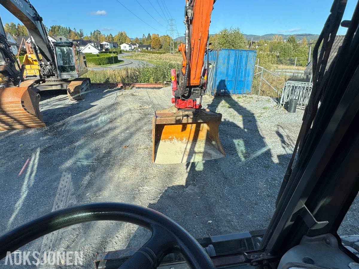 2013 Doosan DX140W-3 Hjulgraver, Engcon tiltrotator og pusseskuff