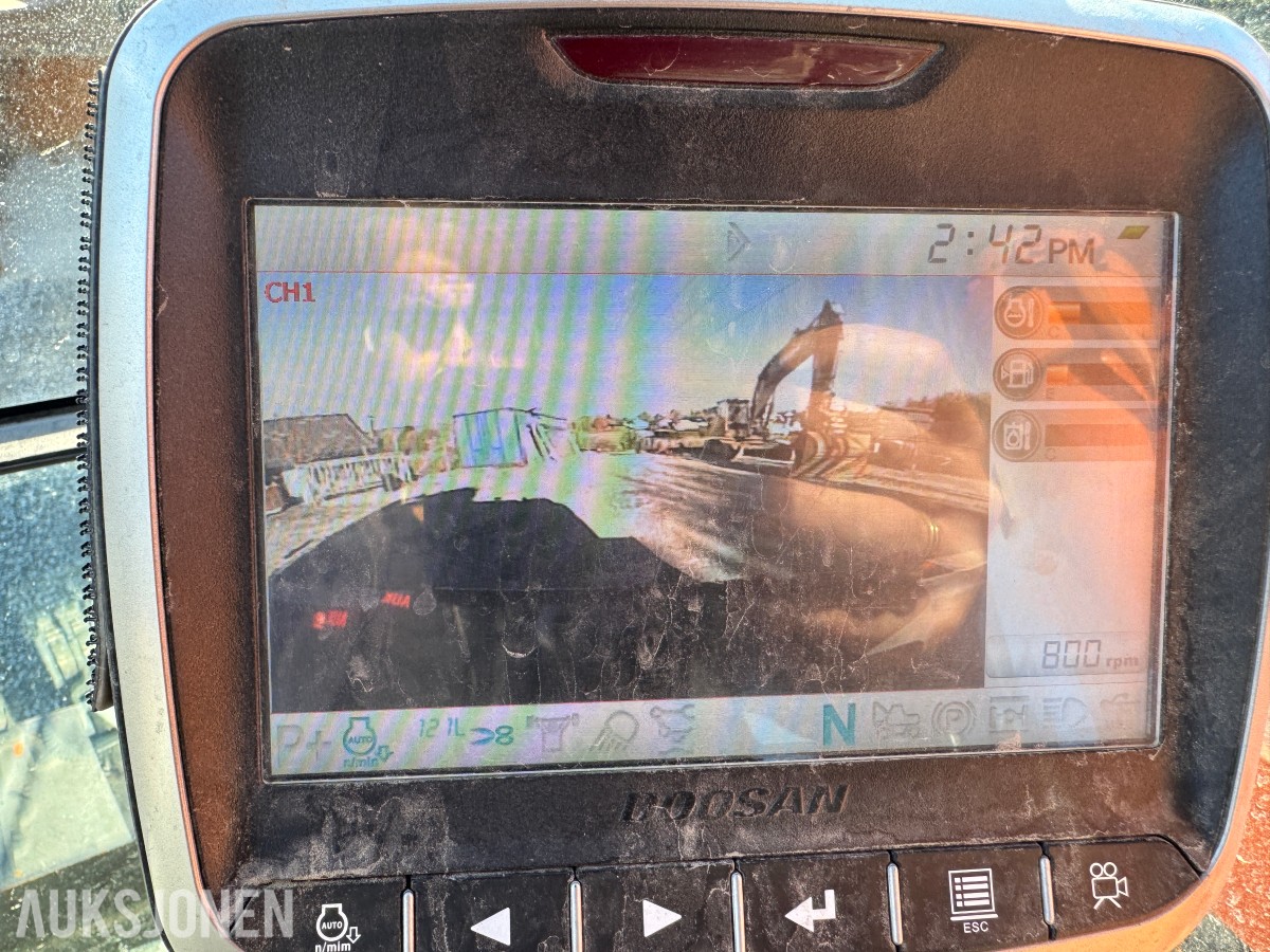2013 Doosan DX140W-3 Hjulgraver, Engcon tiltrotator og pusseskuff