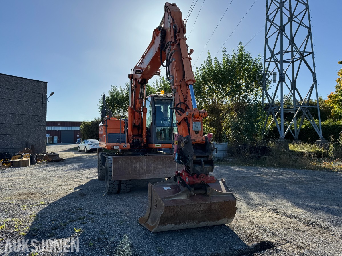 2013 Doosan DX140W-3 Hjulgraver, Engcon tiltrotator og pusseskuff