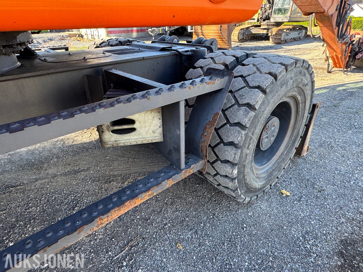 2013 Doosan DX140W-3 Hjulgraver, Engcon tiltrotator og pusseskuff