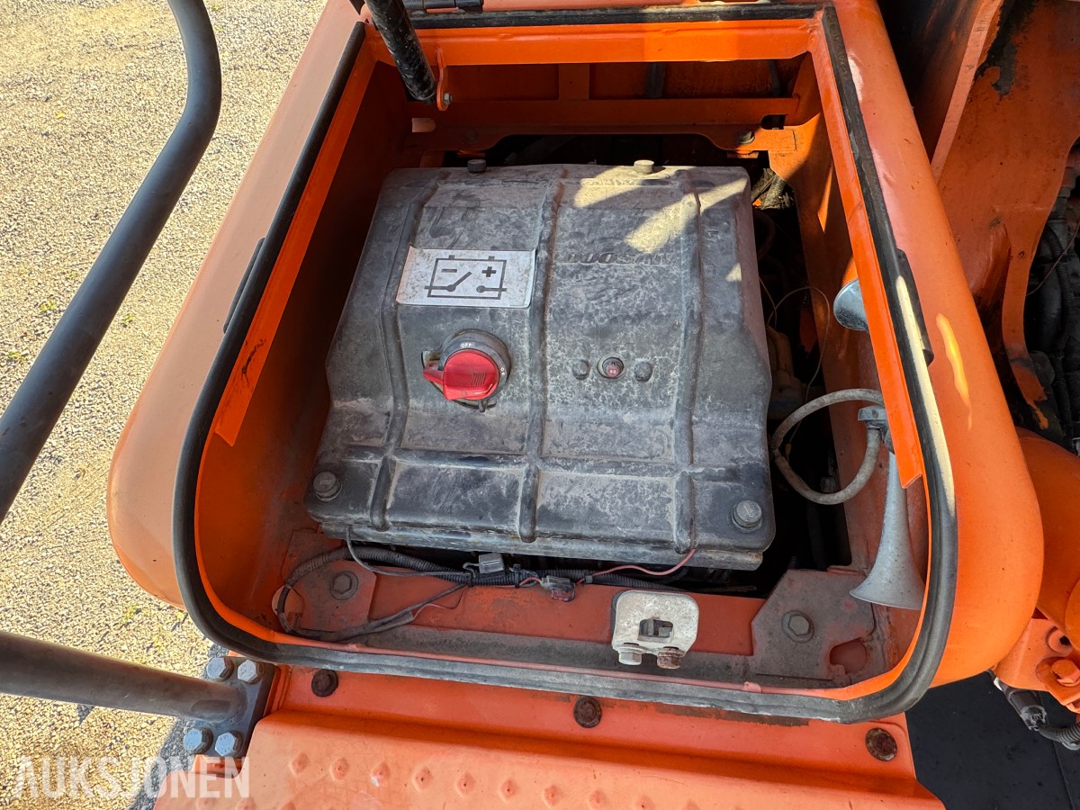 2013 Doosan DX140W-3 Hjulgraver, Engcon tiltrotator og pusseskuff