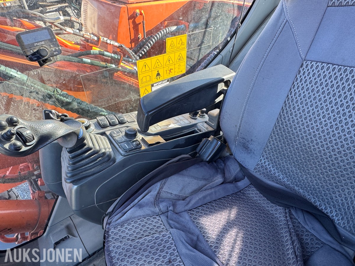 2013 Doosan DX140W-3 Hjulgraver, Engcon tiltrotator og pusseskuff