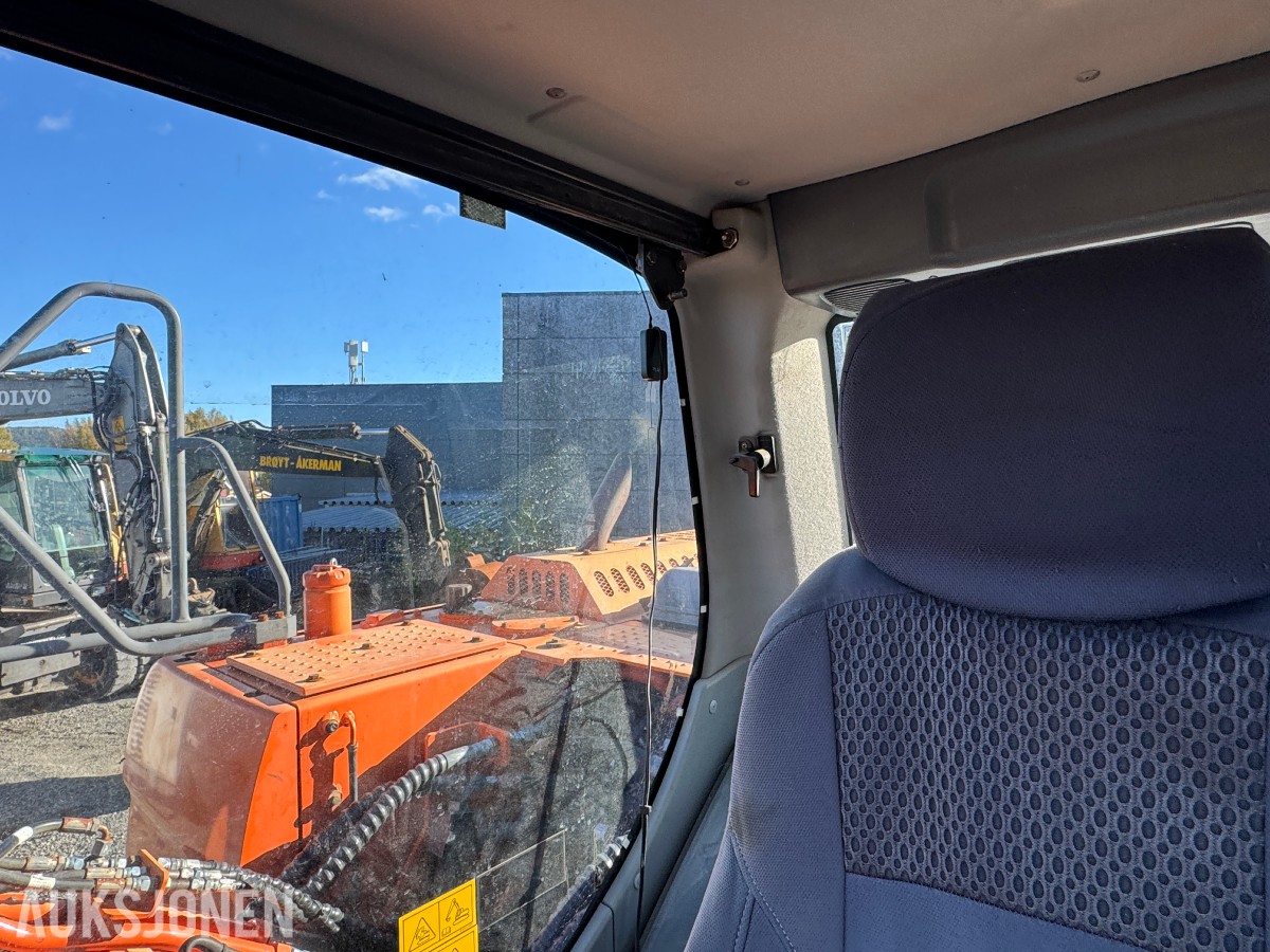 2013 Doosan DX140W-3 Hjulgraver, Engcon tiltrotator og pusseskuff