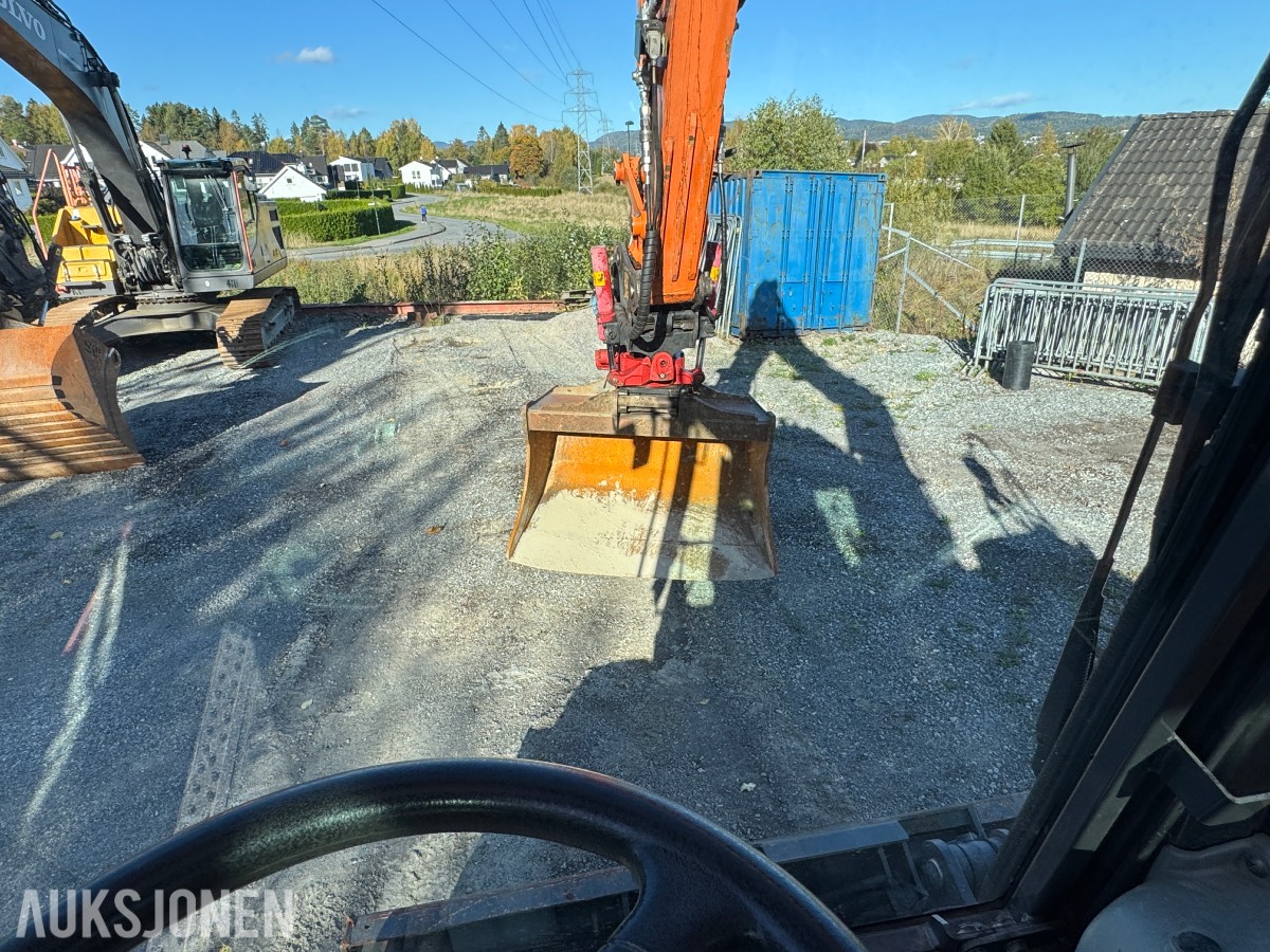 2013 Doosan DX140W-3 Hjulgraver, Engcon tiltrotator og pusseskuff