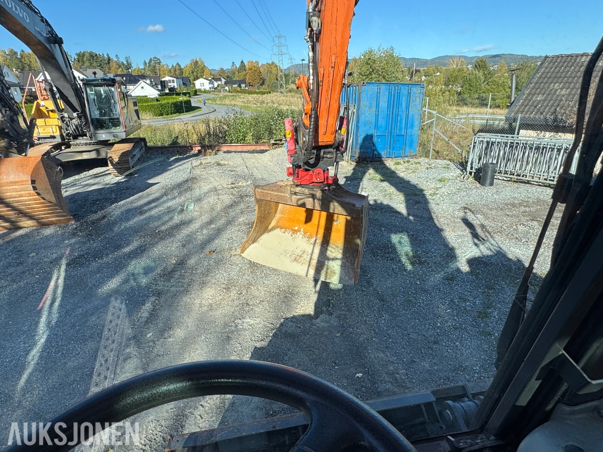 2013 Doosan DX140W-3 Hjulgraver, Engcon tiltrotator og pusseskuff