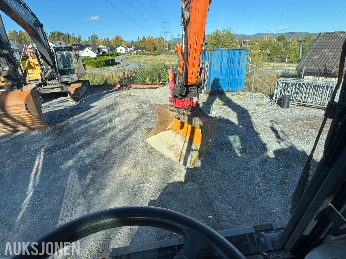 2013 Doosan DX140W-3 Hjulgraver, Engcon tiltrotator og pusseskuff