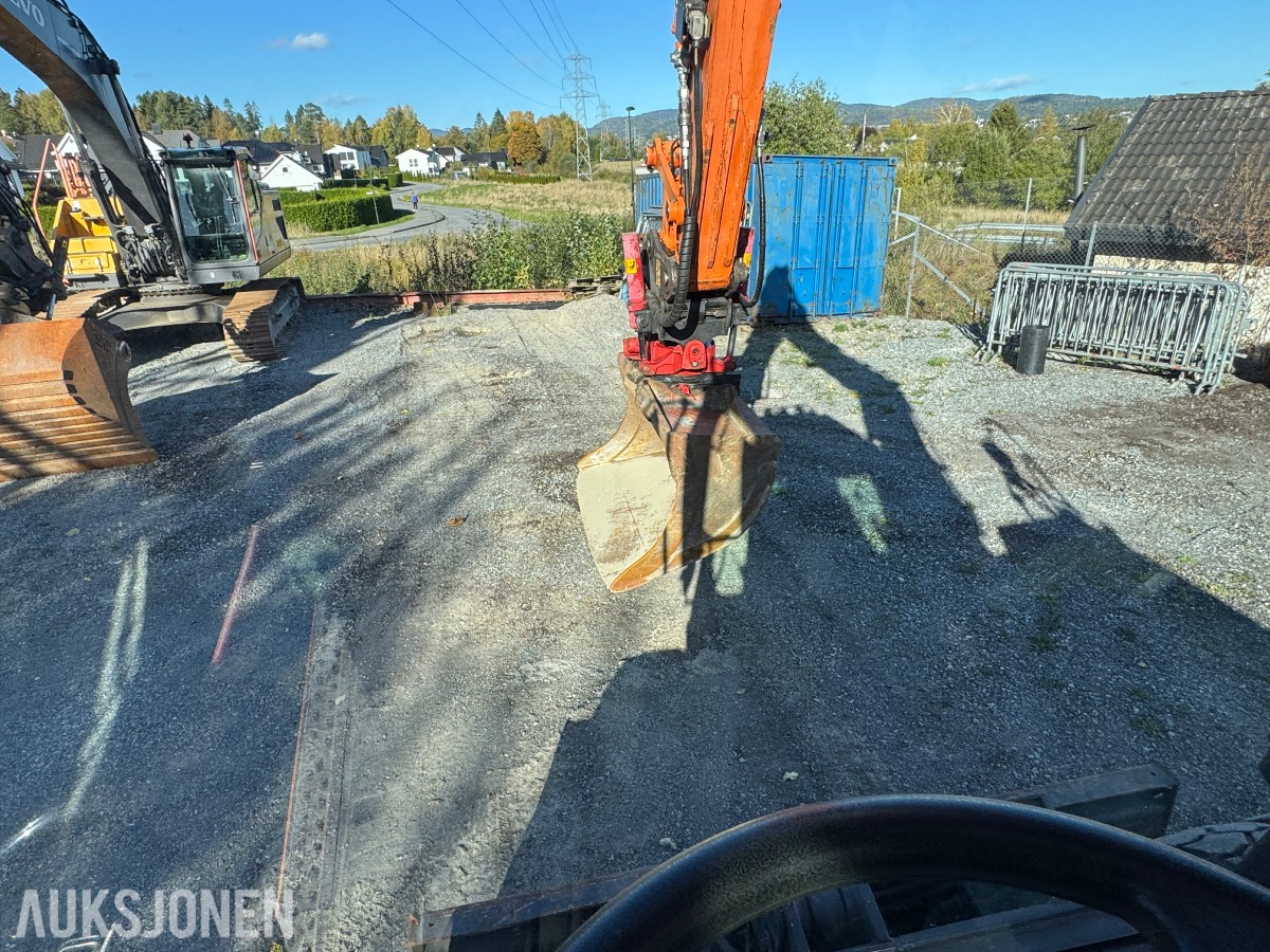 2013 Doosan DX140W-3 Hjulgraver, Engcon tiltrotator og pusseskuff