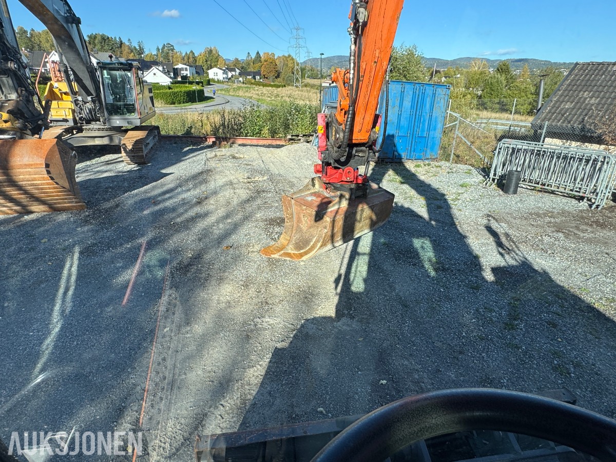 2013 Doosan DX140W-3 Hjulgraver, Engcon tiltrotator og pusseskuff