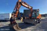 2013 Doosan DX140W-3 Hjulgraver, Engcon tiltrotator og pusseskuff