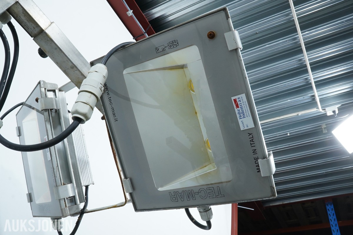 2016 Sky 7m lysmast med 4 Tec-Mar lyskastere med vinsj
