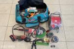 Verktøyparti med Hilti vinkelslipere, Makita verktøybag, laser og byggtørker