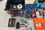 Verktøyparti med Milwaukee M18, Paslode spikerpistol, PACKOUT og Makita verktøybag