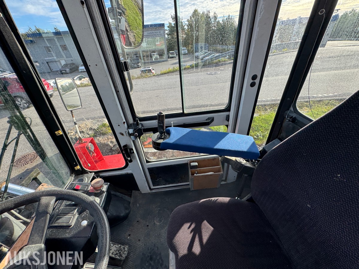 1994 Kalmar DC13,6-EC3 gaffeltruck med løfteåk, sideskift og spreder