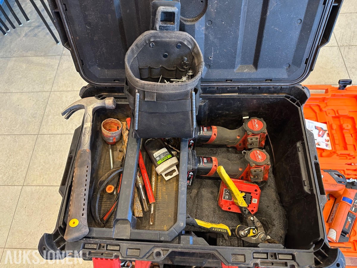 Verktøyparti med Milwaukee M18, Paslode spikerpistol og verktøyvogn