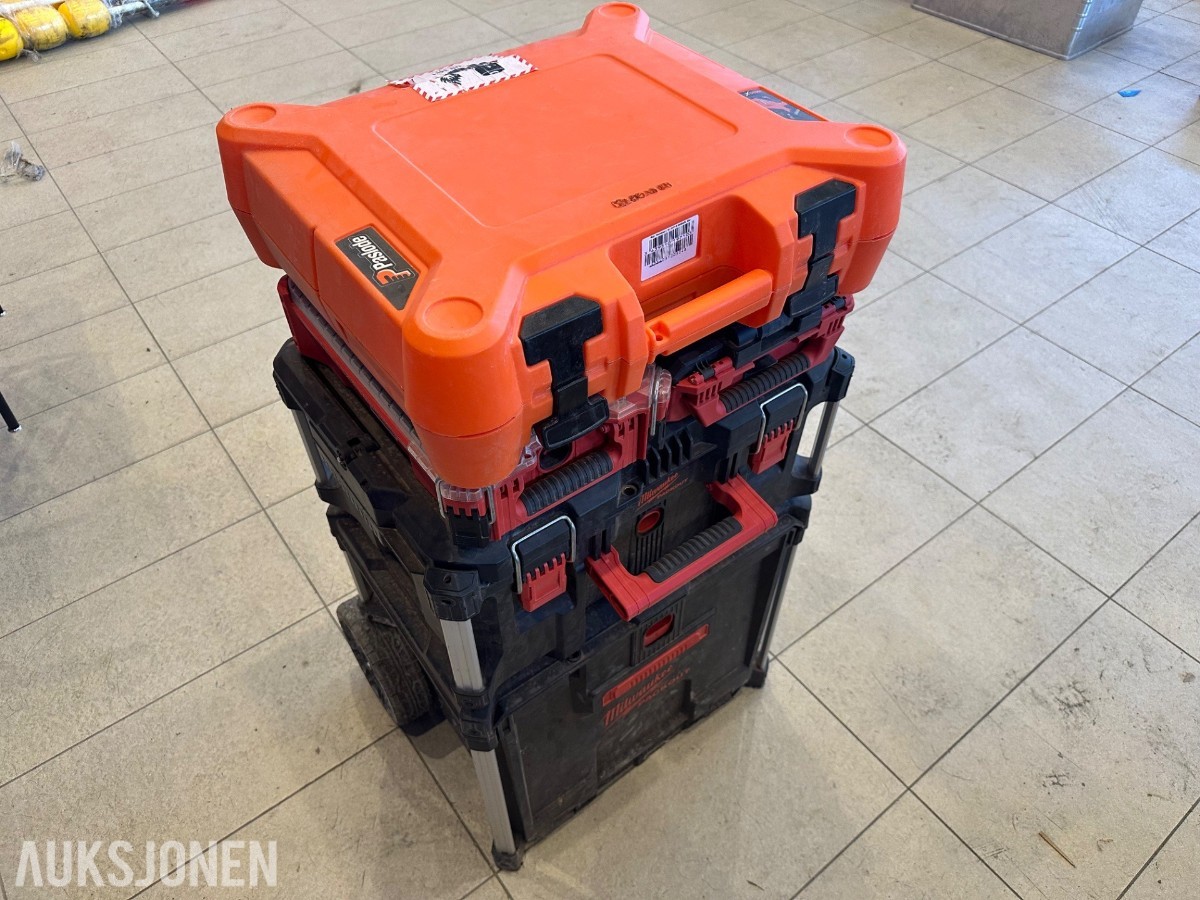 Verktøyparti med Milwaukee M18, Paslode spikerpistol og verktøyvogn