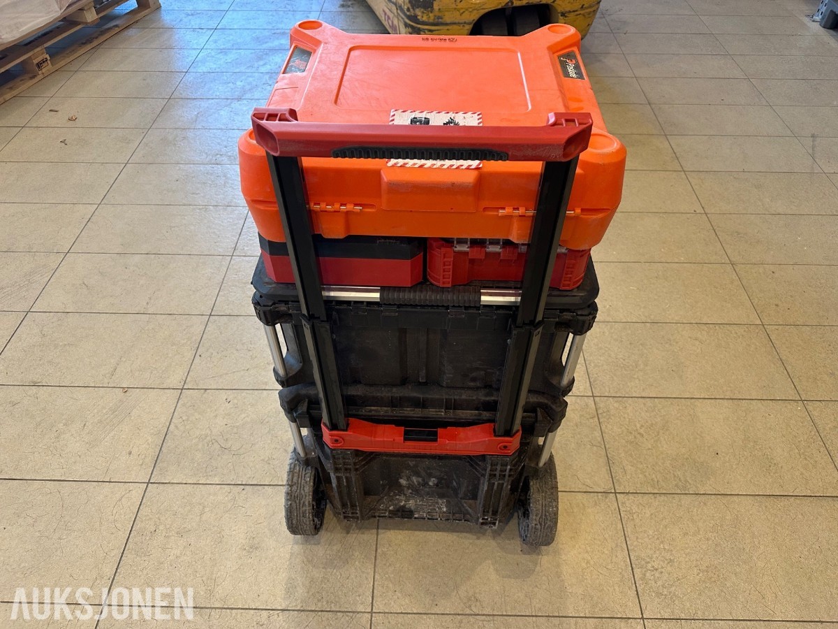 Verktøyparti med Milwaukee M18, Paslode spikerpistol og verktøyvogn
