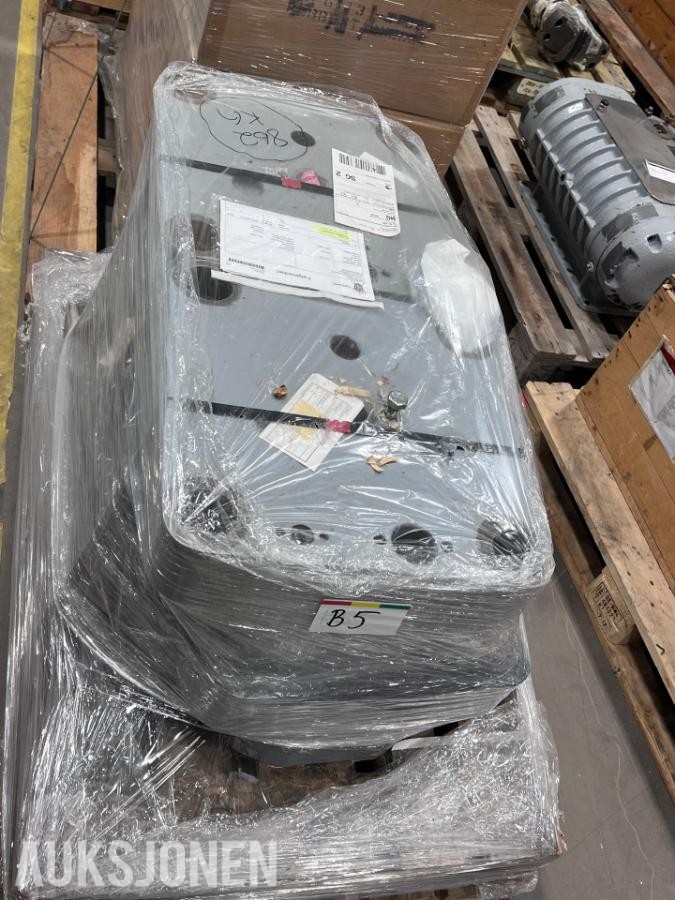 Stor reservedelspakke til Wichmann 9AXAG dieselmotorer – selges samlet
