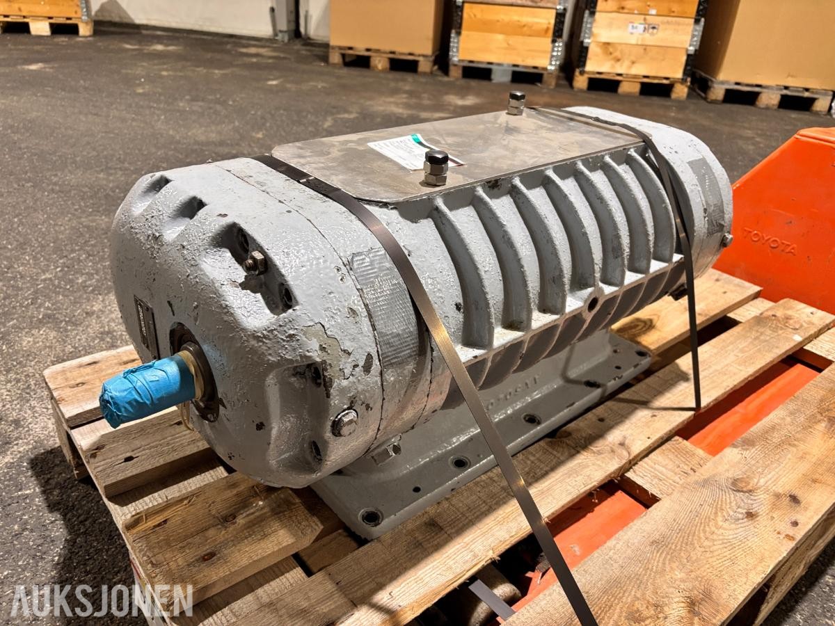 Stor reservedelspakke til Wichmann 9AXAG dieselmotorer – selges samlet