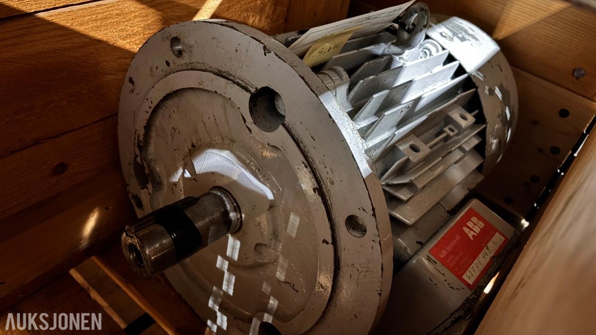 Stor reservedelspakke til Wichmann 9AXAG dieselmotorer – selges samlet