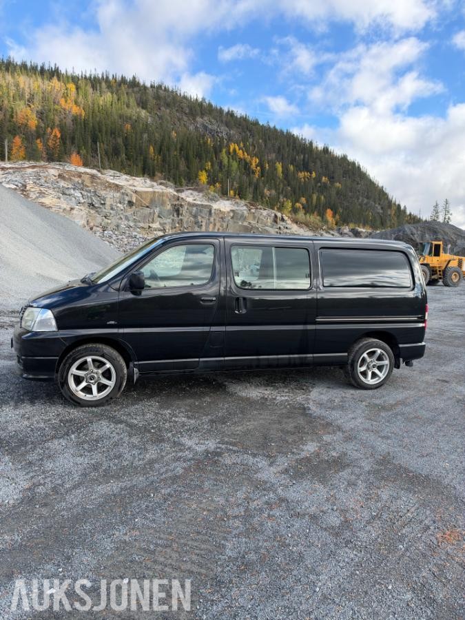 2009 Toyota HiAce 2.5 117hk s+v dekk eu ok    154500km