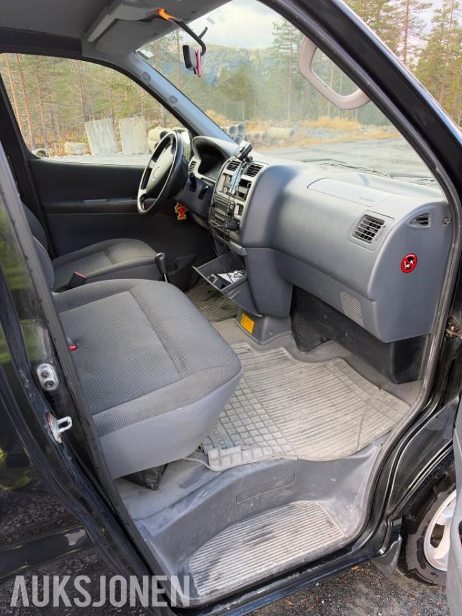 2009 Toyota HiAce 2.5 117hk s+v dekk eu ok    154500km