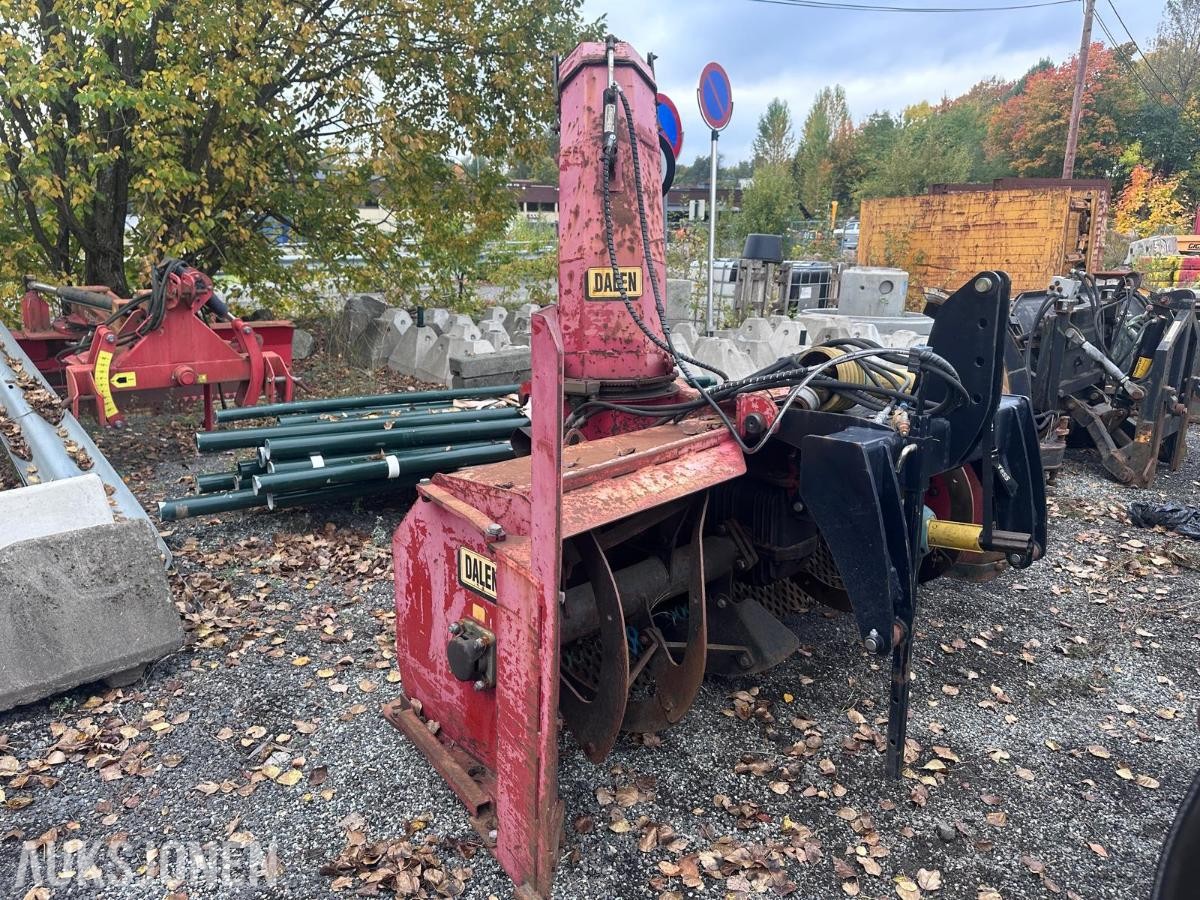 Dalen 2010 snøfres med hydraulisk utkaster