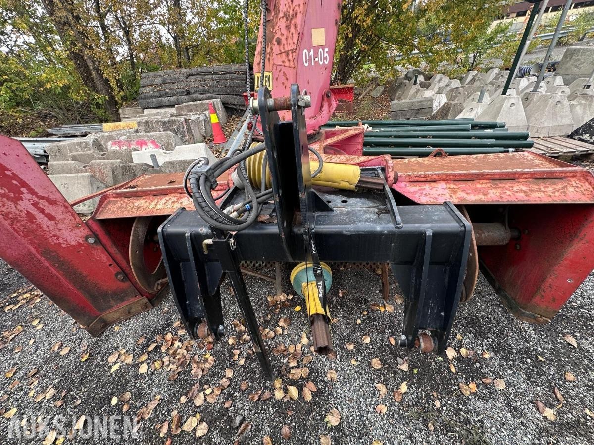 Dalen 2010 snøfres med hydraulisk utkaster