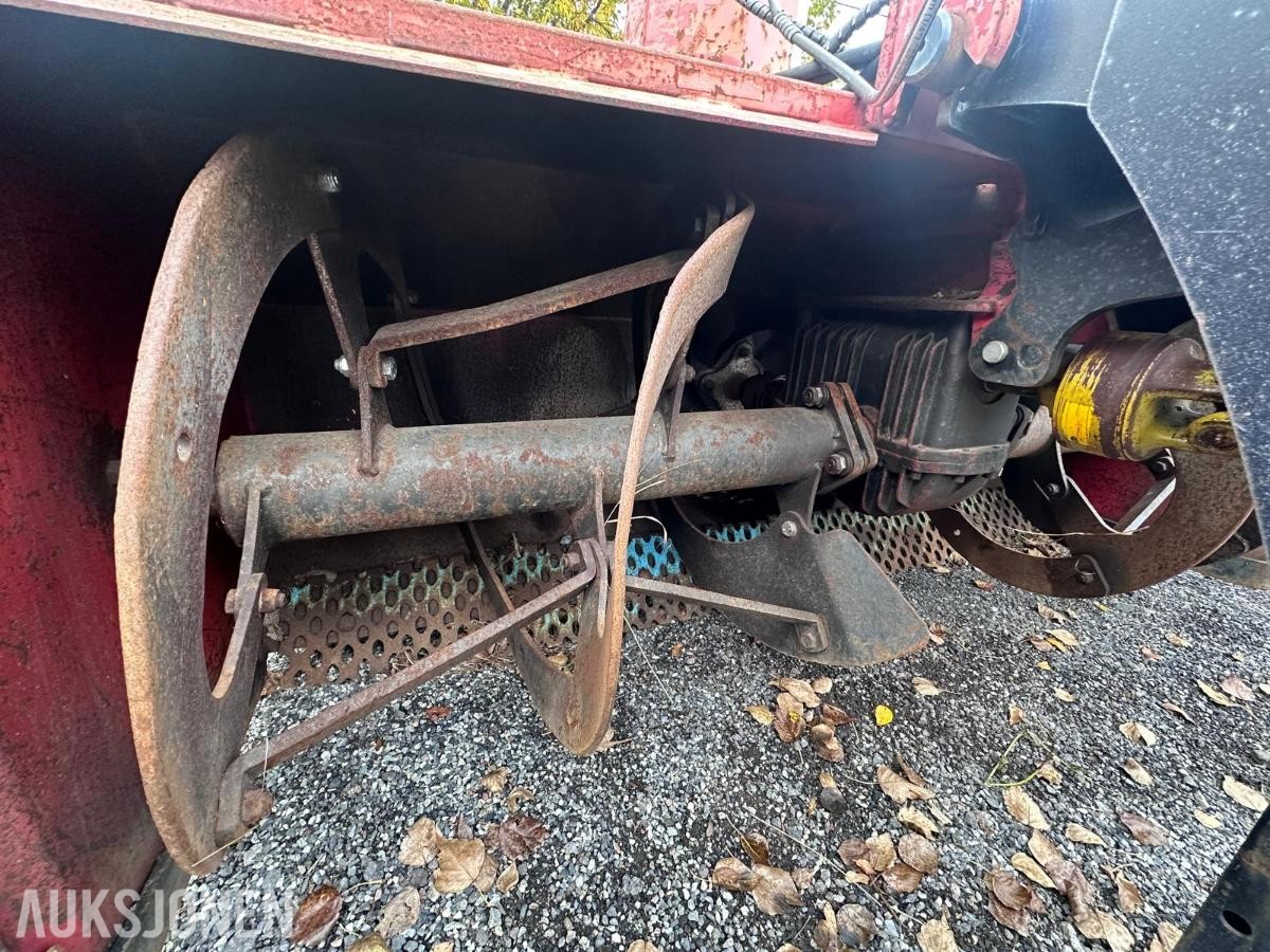 Dalen 2010 snøfres med hydraulisk utkaster