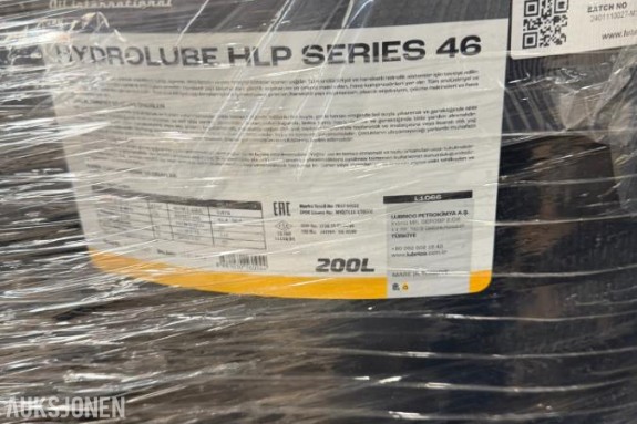 800L Lubrico hydraulikkolje HLP 46 på - 4 x 200L fat