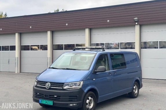 2017 Volkswagen Transporter 2,0 TDI 204HK4MOTION AUT LANG HENGERFESTE ACC LED VARMER NAVI